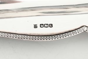 Calamaio. Argento fuso, sagomato, traforato e vetro molato. Marchi della città di Sheffield per l'anno 1936 e dell'argentiere Cooper brothers & sons  - Asta Argenti - Associazione Nazionale - Case d'Asta italiane