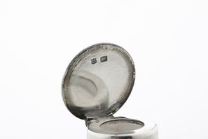 Calamaio in cristallo con coperchio in argento. Città di Sheffield 1904  - Asta Argenti - Associazione Nazionale - Case d'Asta italiane