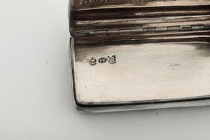 Scatola e sigillo. Inghilterra XX secolo  - Asta Argenti - Associazione Nazionale - Case d'Asta italiane