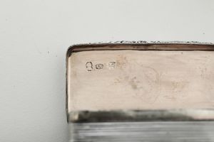 Scatola e sigillo. Inghilterra XX secolo  - Asta Argenti - Associazione Nazionale - Case d'Asta italiane