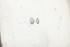 Due piatti e centrotavola. Argenteria italiana del XX secolo  - Asta Argenti - Associazione Nazionale - Case d'Asta italiane