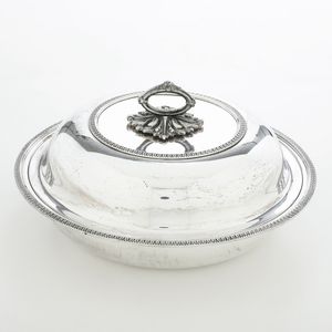 Legumiera. Argenteria milanese del XX secolo. Argentiere Miracoli  - Asta Argenti - Associazione Nazionale - Case d'Asta italiane