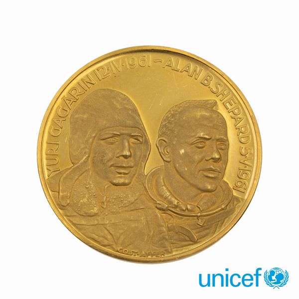 Medaglia commemorativa Primi voli dell'uomo nello spazio  - Asta Gioielli e Orologi - Associazione Nazionale - Case d'Asta italiane