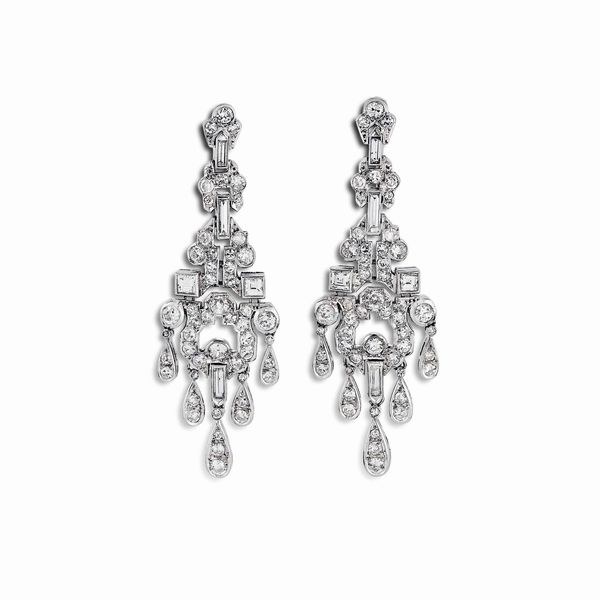 PAIO DI ORECCHINI PENDENTI CON DIAMANTI  - Asta Gioielli - Associazione Nazionale - Case d'Asta italiane