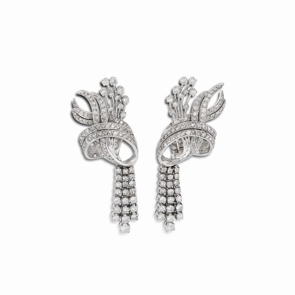 PAIO DI ORECCHINI PENDENTI CON DIAMANTI  - Asta Gioielli - Associazione Nazionale - Case d'Asta italiane