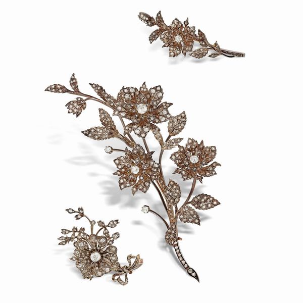 GRANDE GRUPPO DI SPILLE FLOREALI EN TREMBLANT  - Asta Gioielli - Associazione Nazionale - Case d'Asta italiane