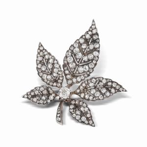 BOUCHERON - BOUCHERON SPILLA A FORMA DI FOGLIA CON DIAMANTI