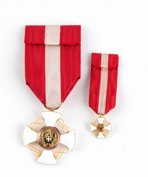 Italia, Regno,  Ordine della corona d'Italia. insegna di cavaliere ufficiale  in astuccio  - Asta Militaria, Ordini cavallereschi, Napoleonica - Associazione Nazionale - Case d'Asta italiane