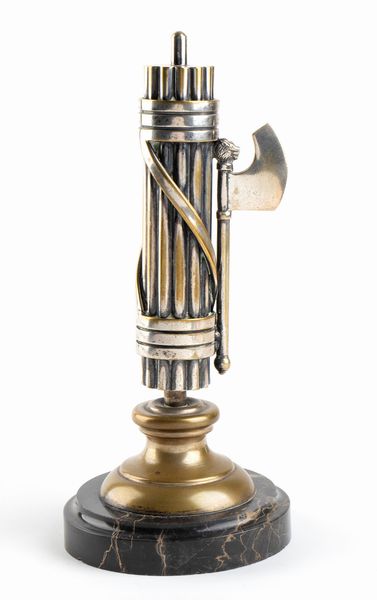 Fascio littorio su base marmorea  - Asta Militaria, Ordini cavallereschi, Napoleonica - Associazione Nazionale - Case d'Asta italiane