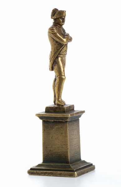piccolo bronzo di Napoleone su colonna  - Asta Militaria, Ordini cavallereschi, Napoleonica - Associazione Nazionale - Case d'Asta italiane