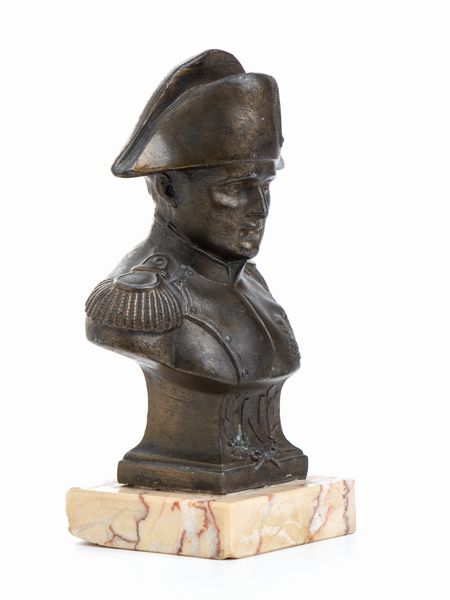 Piccolo busto di Napoleone in antimonio con base in marmo  - Asta Militaria, Ordini cavallereschi, Napoleonica - Associazione Nazionale - Case d'Asta italiane