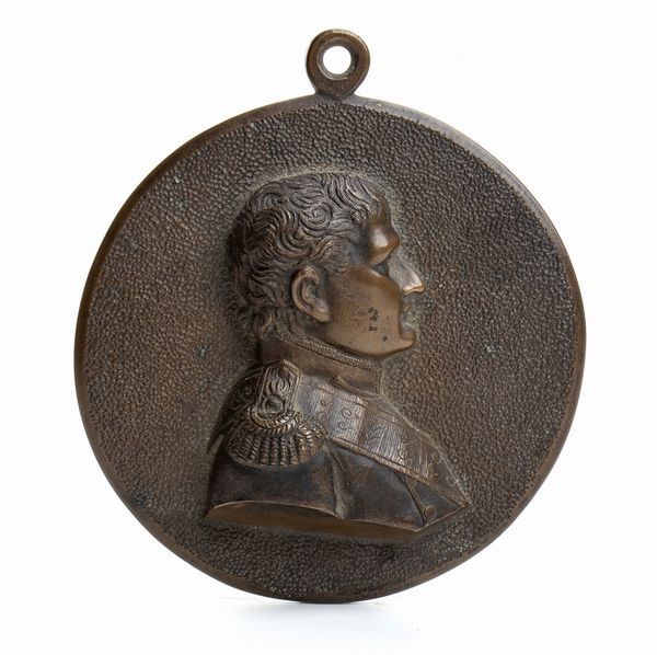 Placca in bronzo raffigurante il busto di Napoleone  - Asta Militaria, Ordini cavallereschi, Napoleonica - Associazione Nazionale - Case d'Asta italiane