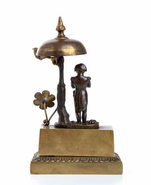 Campanello in bronzo con statuina di Napoleone in piedi  - Asta Militaria, Ordini cavallereschi, Napoleonica - Associazione Nazionale - Case d'Asta italiane