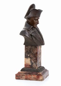 busto in bronzo di Napoleone I su base marmorea  - Asta Militaria, Ordini cavallereschi, Napoleonica - Associazione Nazionale - Case d'Asta italiane