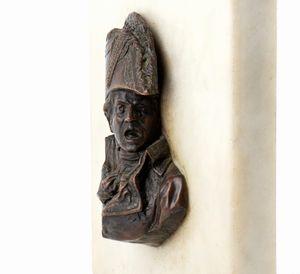 Presse papier in marmo bianco con busto in bronzo del Maresciallo Michel Ney  - Asta Militaria, Ordini cavallereschi, Napoleonica - Associazione Nazionale - Case d'Asta italiane