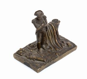 Piccola scultura in bronzo di Napoleone sul campo di battaglia  - Asta Militaria, Ordini cavallereschi, Napoleonica - Associazione Nazionale - Case d'Asta italiane