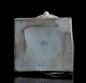 Busto di Napoleone in porcellana  - Asta Militaria, Ordini cavallereschi, Napoleonica - Associazione Nazionale - Case d'Asta italiane