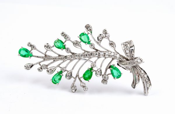 Spilla in oro con diamanti e smeraldi  - Asta Gioielli, Orologi e Penne - Associazione Nazionale - Case d'Asta italiane