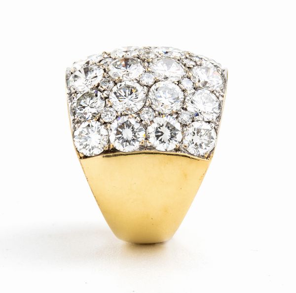 Anello in oro con diamanti  - Asta Gioielli, Orologi e Penne - Associazione Nazionale - Case d'Asta italiane