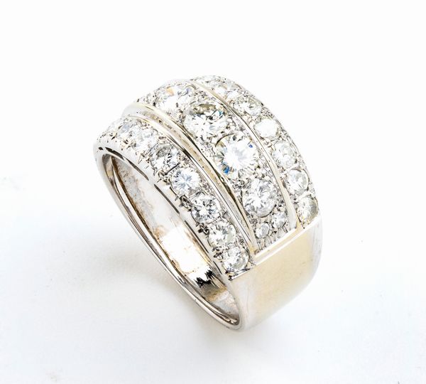 Anello in oro con diamanti  - Asta Gioielli, Orologi e Penne - Associazione Nazionale - Case d'Asta italiane