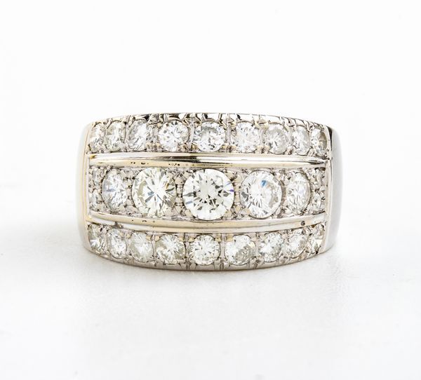 Anello in oro con diamanti  - Asta Gioielli, Orologi e Penne - Associazione Nazionale - Case d'Asta italiane