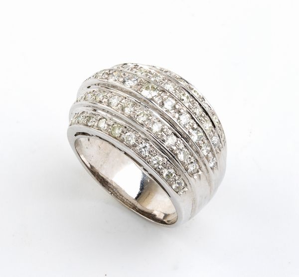 Anello in oro con diamanti  - Asta Gioielli, Orologi e Penne - Associazione Nazionale - Case d'Asta italiane