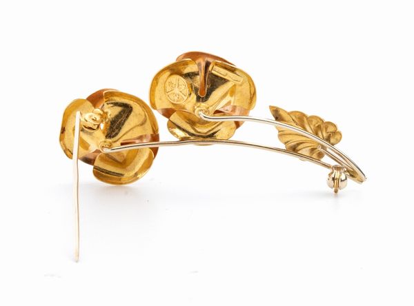 Lotto di 3 spille in oro  - Asta Gioielli, Orologi e Penne - Associazione Nazionale - Case d'Asta italiane