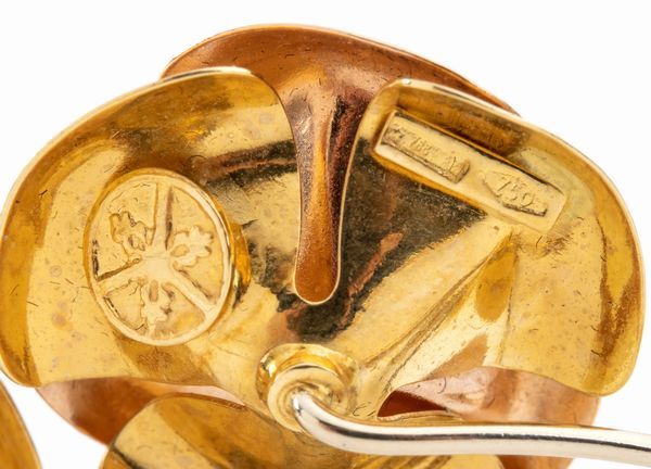 Lotto di 3 spille in oro  - Asta Gioielli, Orologi e Penne - Associazione Nazionale - Case d'Asta italiane