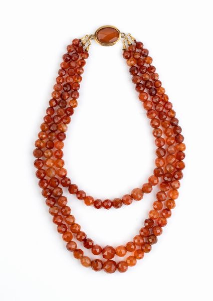 Collana in oro con corniola  - Asta Gioielli, Orologi e Penne - Associazione Nazionale - Case d'Asta italiane