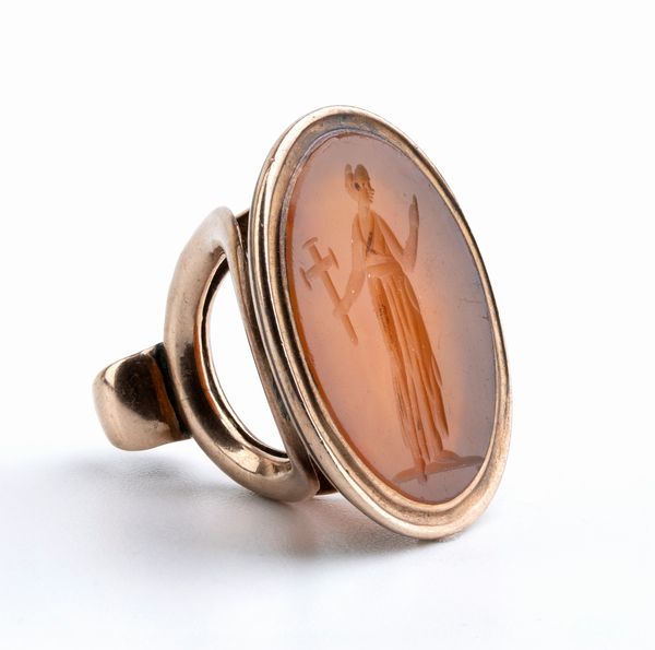 Sigillo stile archeologico in oro incastonato con corniola  - Asta Gioielli, Orologi e Penne - Associazione Nazionale - Case d'Asta italiane