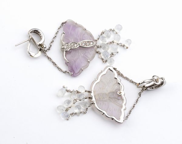 Orecchini pendenti in oro, diamanti e giada lavanda  - Asta Gioielli, Orologi e Penne - Associazione Nazionale - Case d'Asta italiane