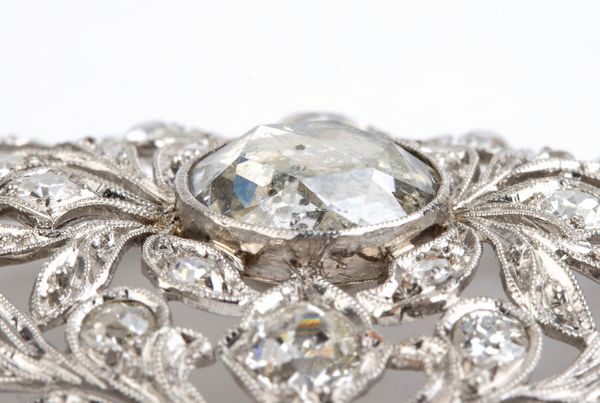 Spilla-pendente in oro con diamanti  - Asta Gioielli, Orologi e Penne - Associazione Nazionale - Case d'Asta italiane