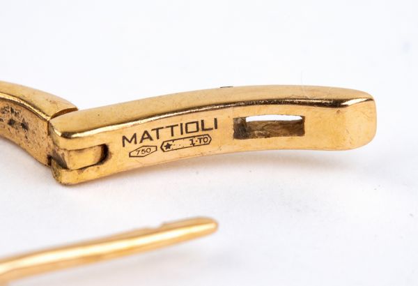 MATTIOLI : Orecchini in oro con diamanti e madreperla  - Asta Gioielli, Orologi e Penne - Associazione Nazionale - Case d'Asta italiane