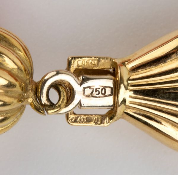 Girocollo in oro con corallo rosa  - Asta Gioielli, Orologi e Penne - Associazione Nazionale - Case d'Asta italiane