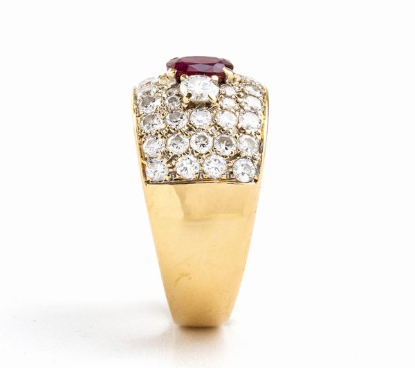 Anello in oro con rubino e diamanti  - Asta Gioielli, Orologi e Penne - Associazione Nazionale - Case d'Asta italiane