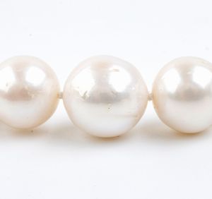 Girocollo con perle in oro e paste vitree  - Asta Gioielli, Orologi e Penne - Associazione Nazionale - Case d'Asta italiane