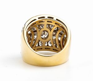 Anello in oro con diamanti  - Asta Gioielli, Orologi e Penne - Associazione Nazionale - Case d'Asta italiane