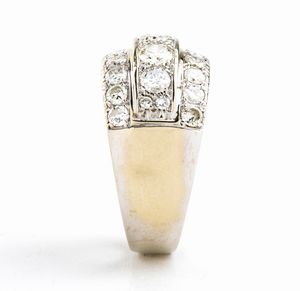 Anello in oro con diamanti  - Asta Gioielli, Orologi e Penne - Associazione Nazionale - Case d'Asta italiane