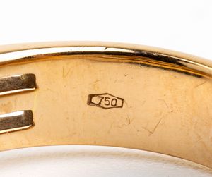 Anello in oro con diamanti  - Asta Gioielli, Orologi e Penne - Associazione Nazionale - Case d'Asta italiane