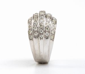 Anello in oro con diamanti  - Asta Gioielli, Orologi e Penne - Associazione Nazionale - Case d'Asta italiane