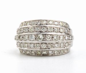 Anello in oro con diamanti  - Asta Gioielli, Orologi e Penne - Associazione Nazionale - Case d'Asta italiane