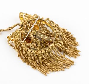 Girocollo con pendente oro a forma di cane  - Asta Gioielli, Orologi e Penne - Associazione Nazionale - Case d'Asta italiane