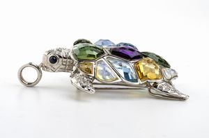 Spilla - Pendente tartaruga in oro, diamanti e paste vitree  - Asta Gioielli, Orologi e Penne - Associazione Nazionale - Case d'Asta italiane