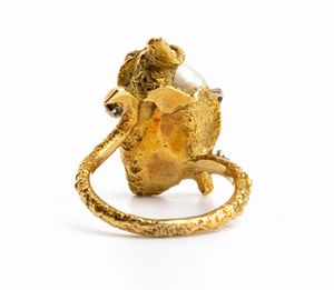 Anello in oro con perla e diamanti  - Asta Gioielli, Orologi e Penne - Associazione Nazionale - Case d'Asta italiane