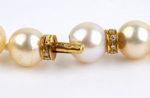 Collana di perle con diamanti  - Asta Gioielli, Orologi e Penne - Associazione Nazionale - Case d'Asta italiane