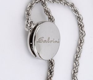 SALVINI : Girocollo in oro con pendente a cuore in oro e diamanti  - Asta Gioielli, Orologi e Penne - Associazione Nazionale - Case d'Asta italiane