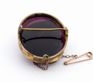 Spilla Vittoriana con cammeo in ametista  - Asta Gioielli, Orologi e Penne - Associazione Nazionale - Case d'Asta italiane