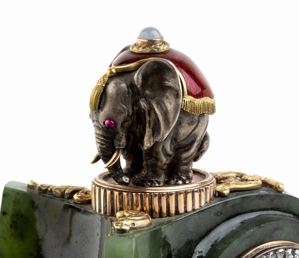 FABERGÉ CARL, a firma di : Importante kovsh in nefrite e smalto guilloch, firmata Faberg  - Asta Argenti, avori, coralli e altri oggetti d'arte provenienti da importanti collezioni private - Associazione Nazionale - Case d'Asta italiane