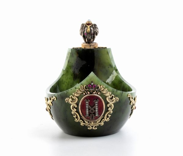FABERGÉ CARL, a firma di : Importante kovsh in nefrite e smalto guilloch, firmata Faberg  - Asta Argenti, avori, coralli e altri oggetti d'arte provenienti da importanti collezioni private - Associazione Nazionale - Case d'Asta italiane