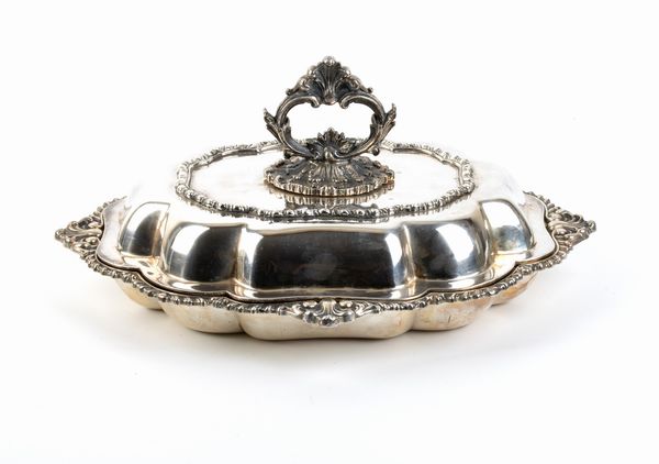 Legumiera italiana in argento  - Asta Argenti, avori, coralli e altri oggetti d'arte provenienti da importanti collezioni private - Associazione Nazionale - Case d'Asta italiane